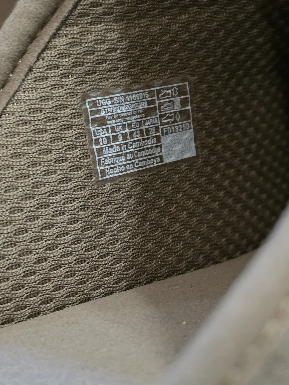 UGG taupe neutral